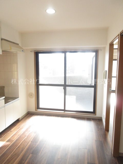 ANNEX　E  リビング