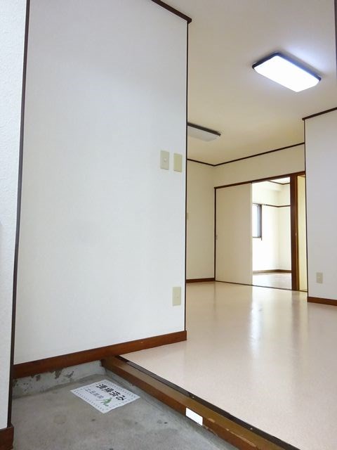 国分寺ヴィレッジ 玄関