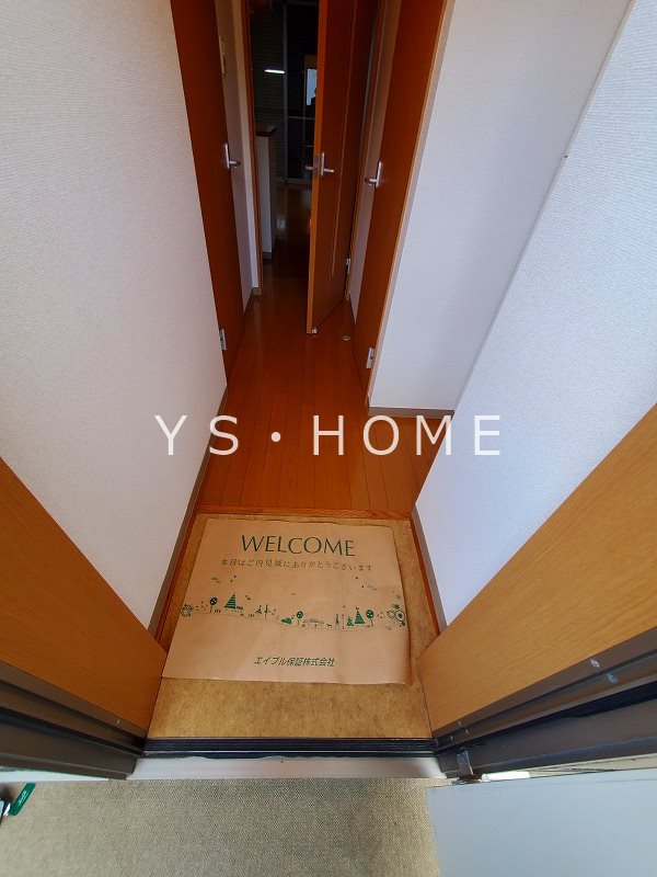 ドゥ・ロシェ 玄関