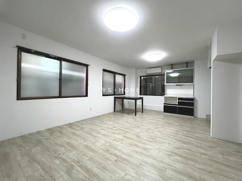 小針ビル リビング