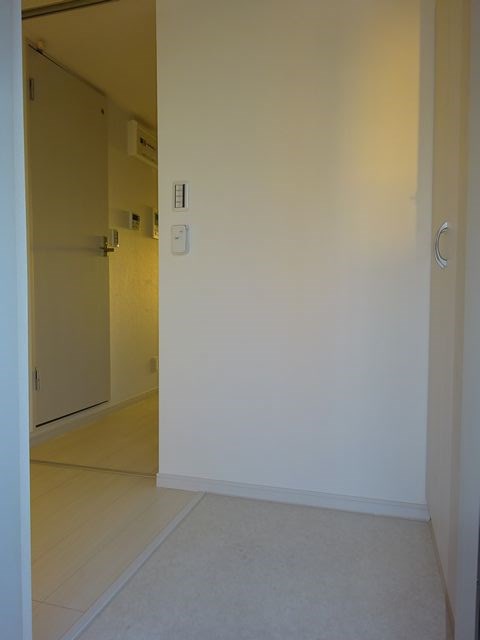 リブリ・クリークウエスト 玄関