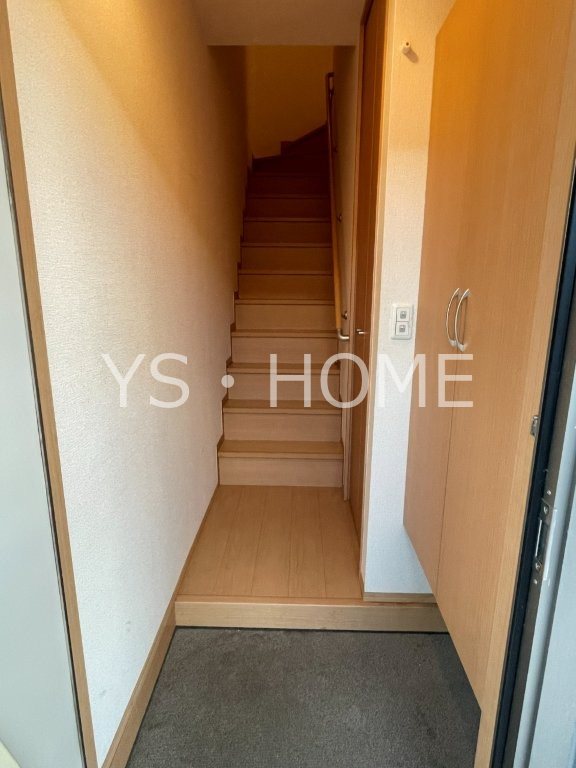 クレールＢ 玄関