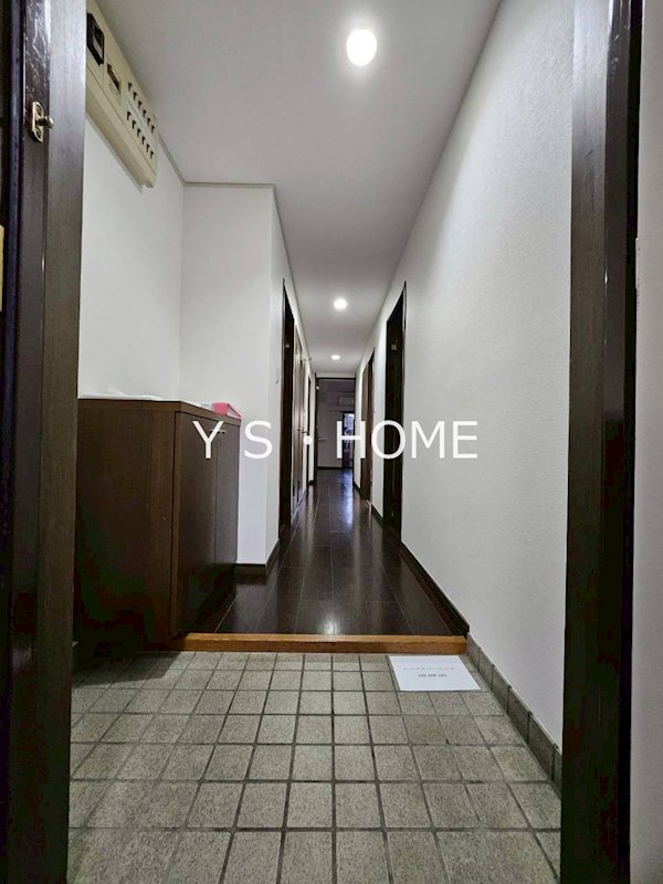 ウエルカーサ花小金井 玄関