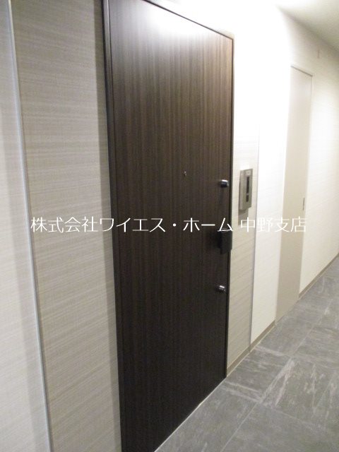 フレンシア高円寺北  玄関