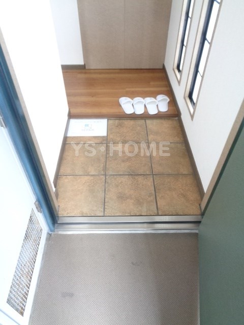 PINE GRANGE（パイングレンジ）   玄関