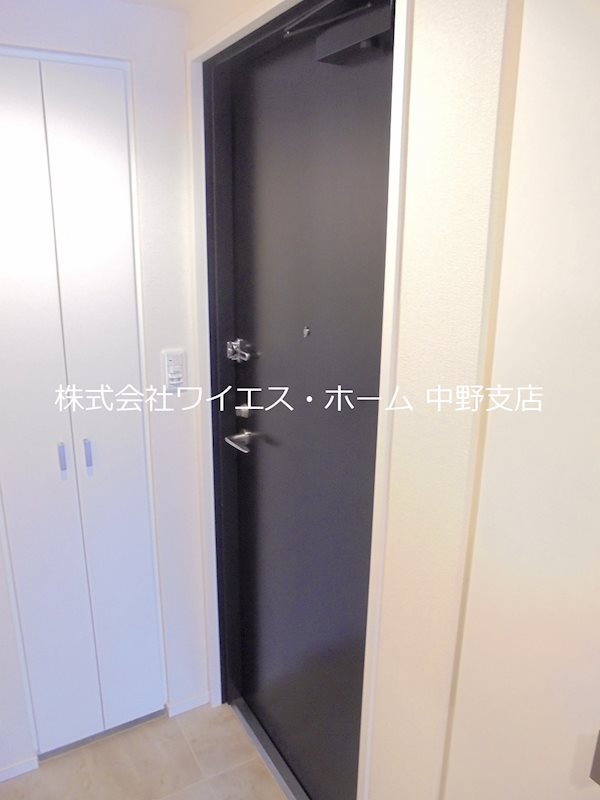 RIDGE新宿西落合（旧ルクレ新宿西落合） 玄関