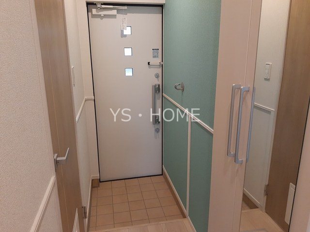 フラーゼ  玄関