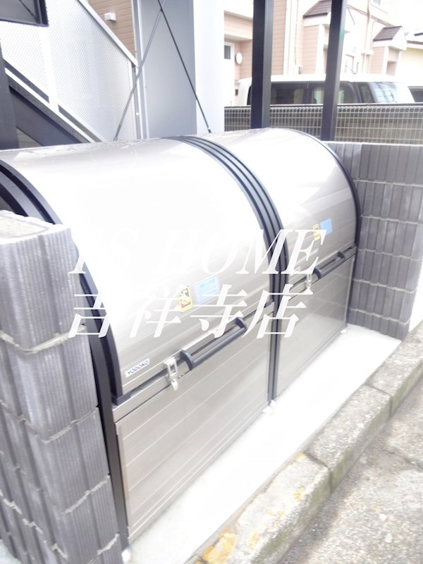 リブリ・アヴニール その他2