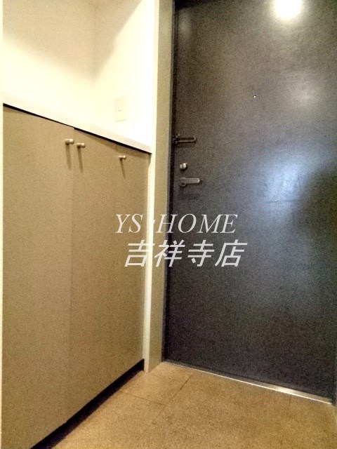 サングレース芦花公園 玄関