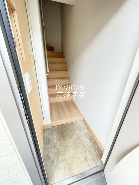 メゾンホーリー  玄関