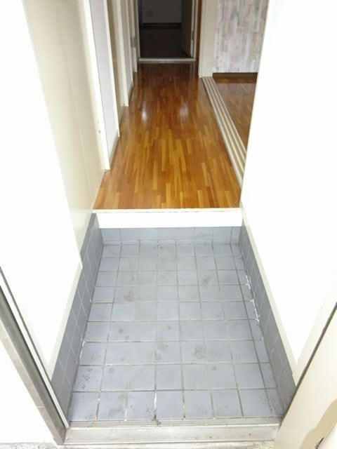 サニーシャトレー 玄関