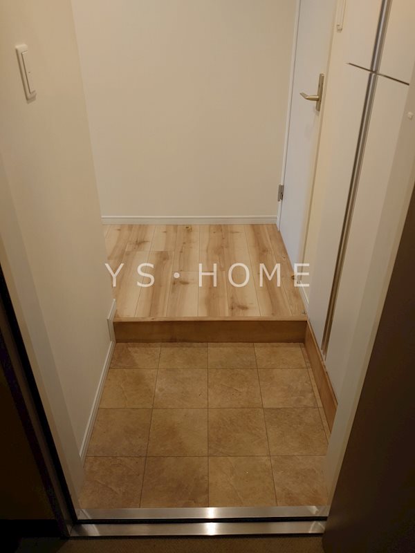 コリーヌ国分寺 玄関