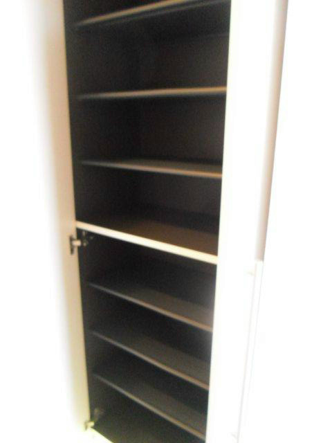 フィオーレ三鷹台 玄関