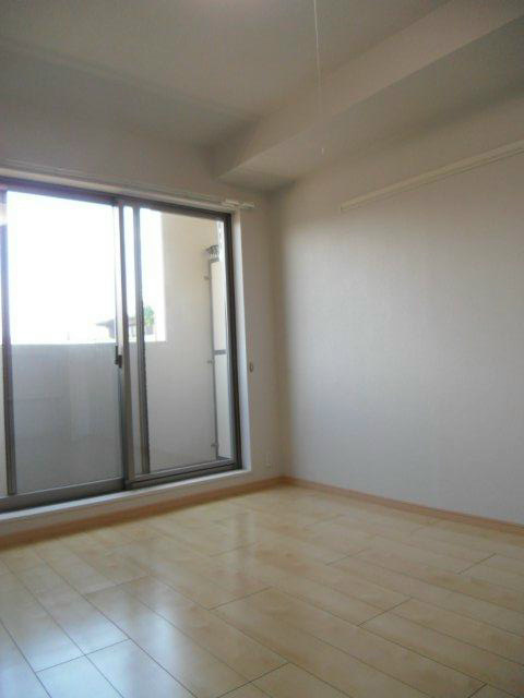 フィオーレ三鷹台 ベッドルーム