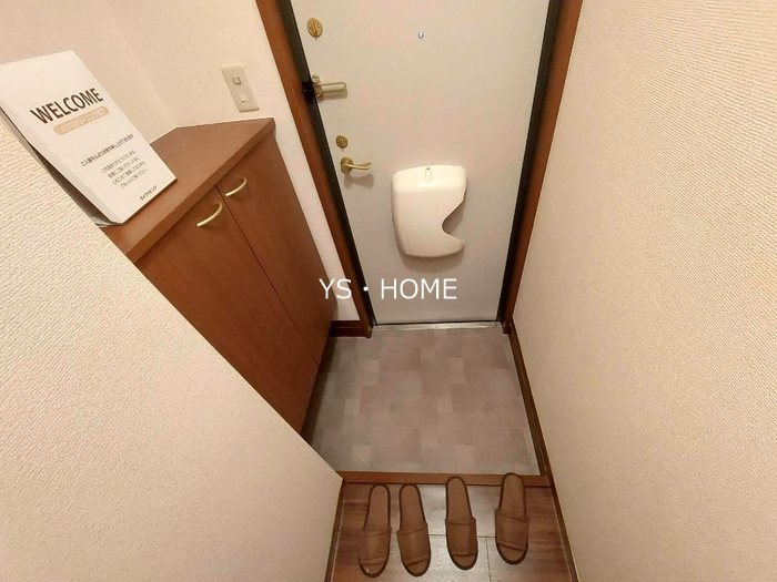 フレア新中野 玄関