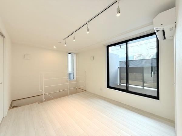 ＡＬＥＲＯ新中野Ⅱ リビング