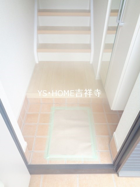 ベル・三鷹 玄関