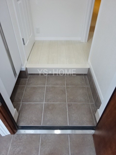 ルポルトボヌール 玄関