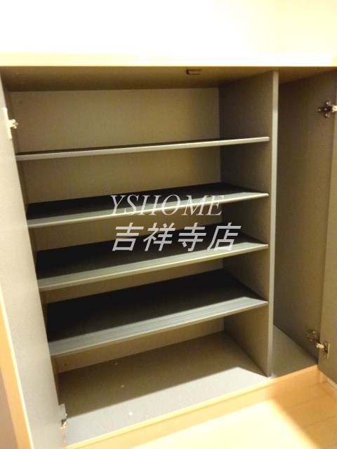 ブルーベル吉祥寺 玄関