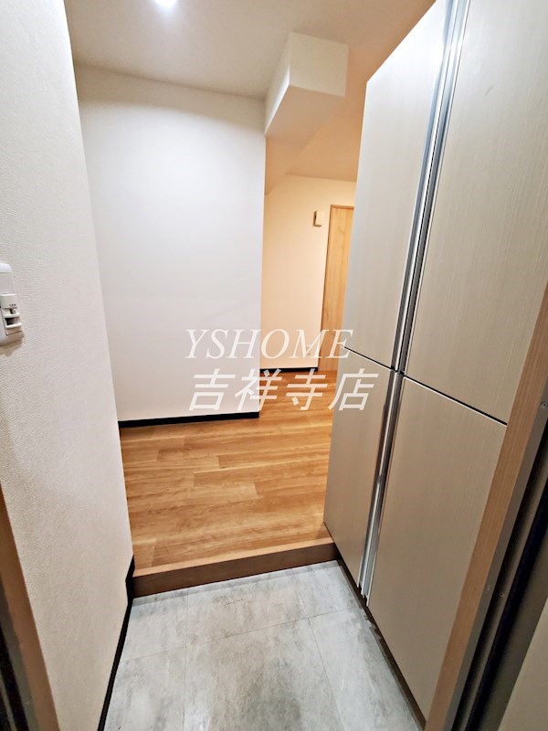 （株）ゴンドラ西荻ビル 玄関