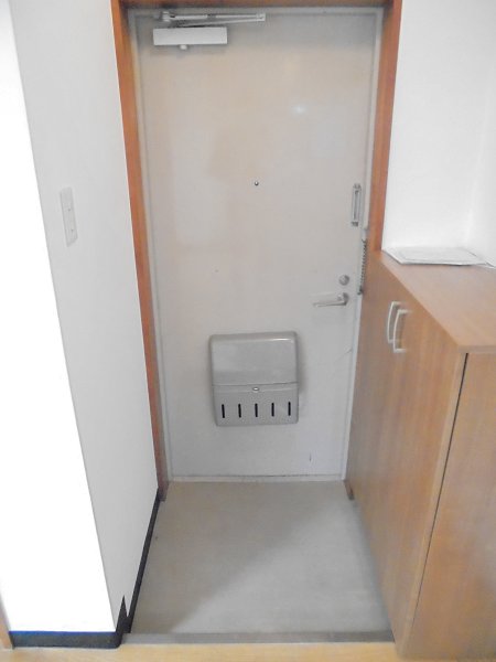 第5泉マンション  玄関