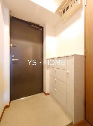 ローズガーデン 玄関