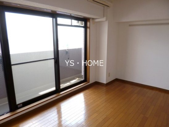 ローズガーデン ベッドルーム