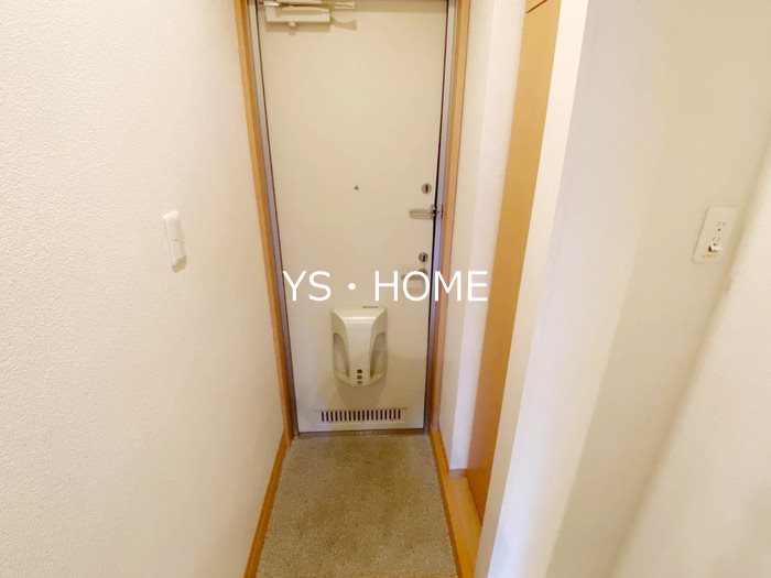 メゾンリュミエール 玄関