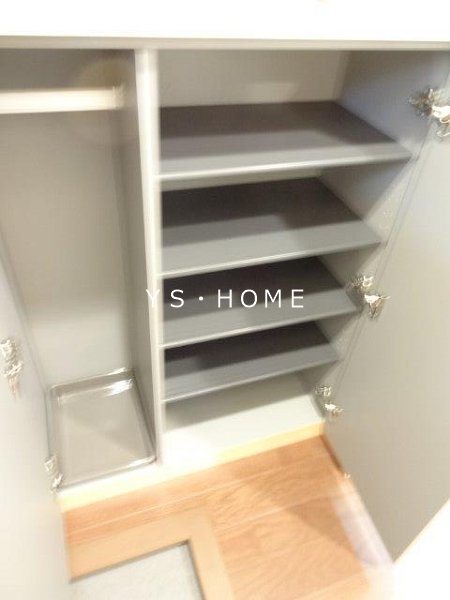 ニア　オーズ 玄関