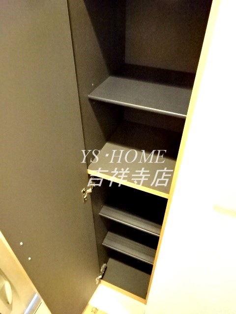 アンプルールフェールKOKI 玄関