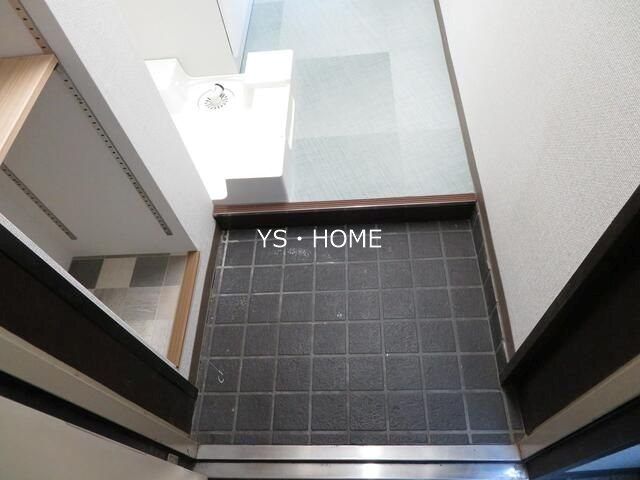 ファインズコート北新宿 玄関