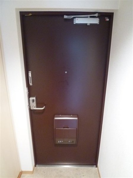 コート　エバーグリーン    玄関