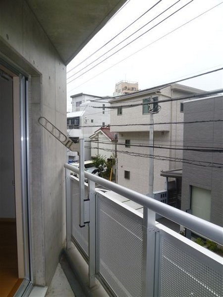 コート　エバーグリーン    ベランダ