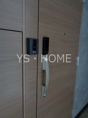 リブリ・フォンテーヌ 玄関