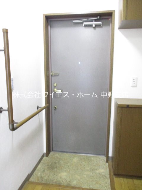 ソレイユ南台 玄関