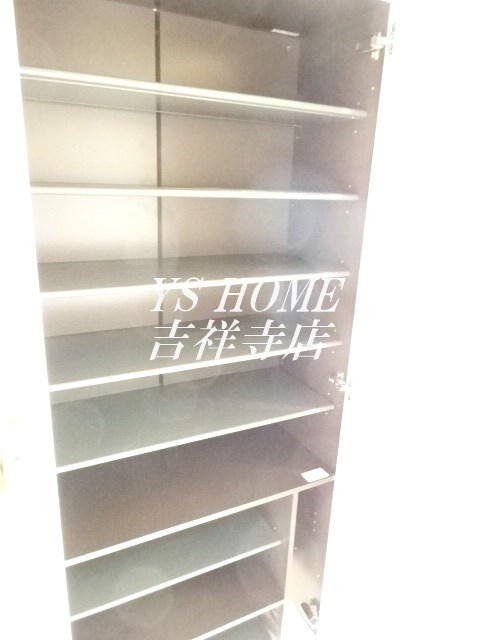 シルフィッドS 玄関