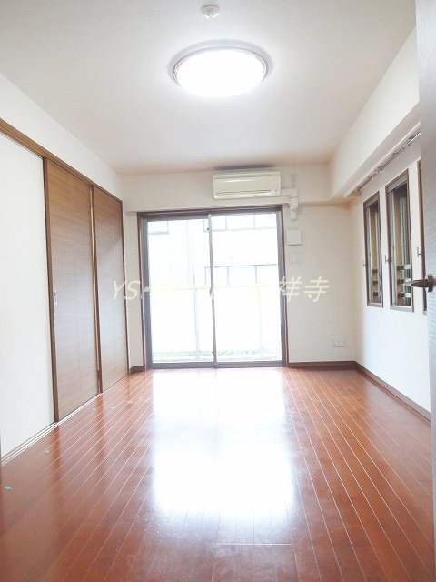 プレミアコンフォート西荻窪 リビング