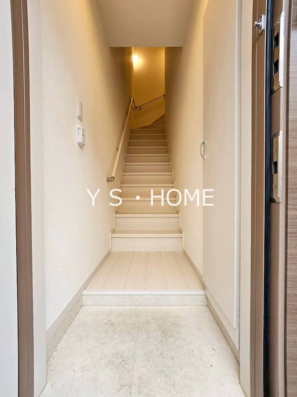 リブリ・ガーデン国立 玄関