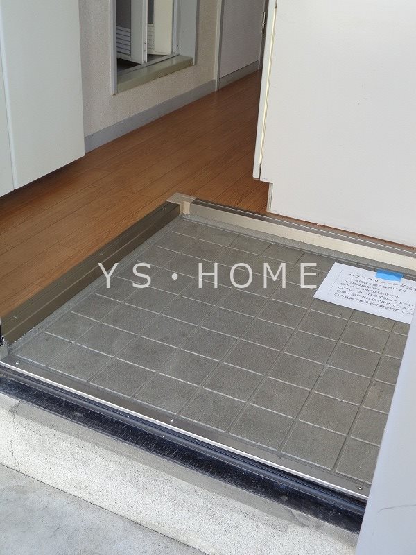 ウィステリアⅡ 玄関