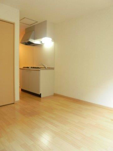 ブロス・Ｆ リビング