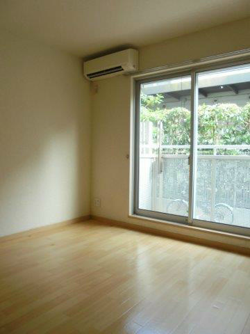 ブロス・Ｆ ベッドルーム