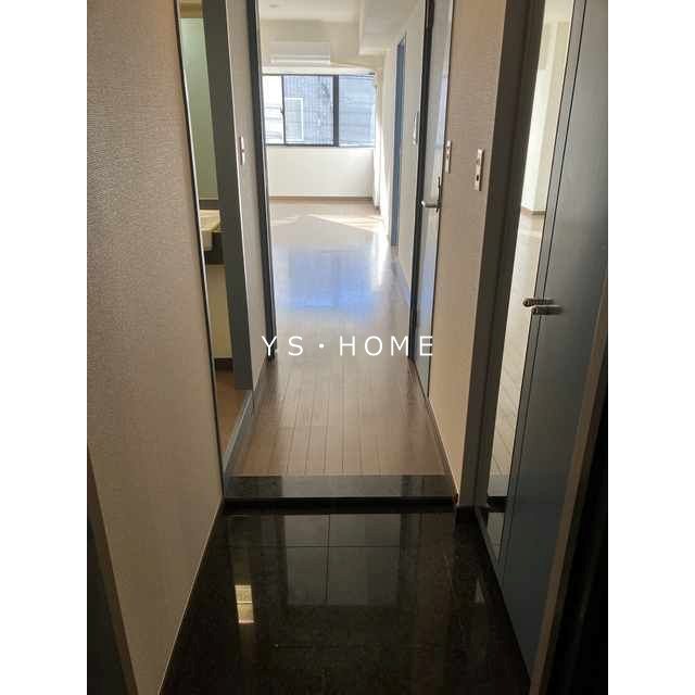 パローマＩＯＧＩ 玄関