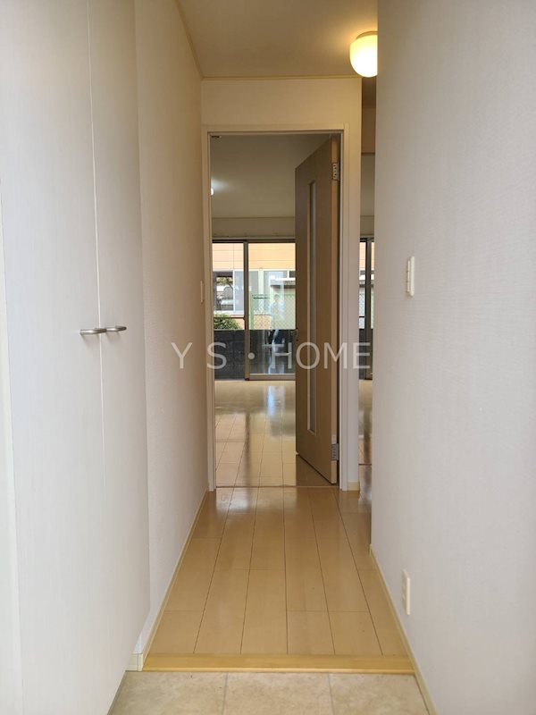 レヴェランス 玄関