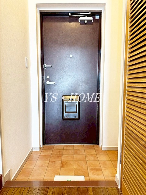 第６シュベルニー 玄関