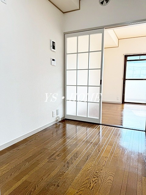 第６シュベルニー ベッドルーム