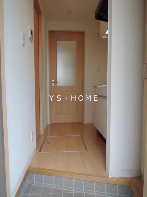 レジデンスシーアロマ 玄関