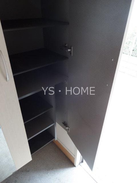 メゾンヴィーニュ 玄関