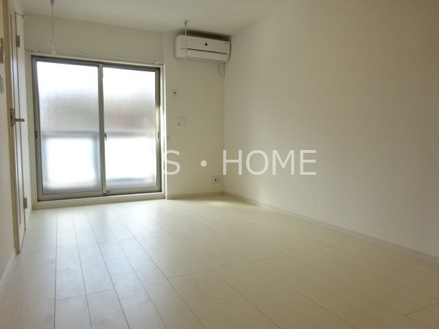 リブリ・COBOREBI ベッドルーム