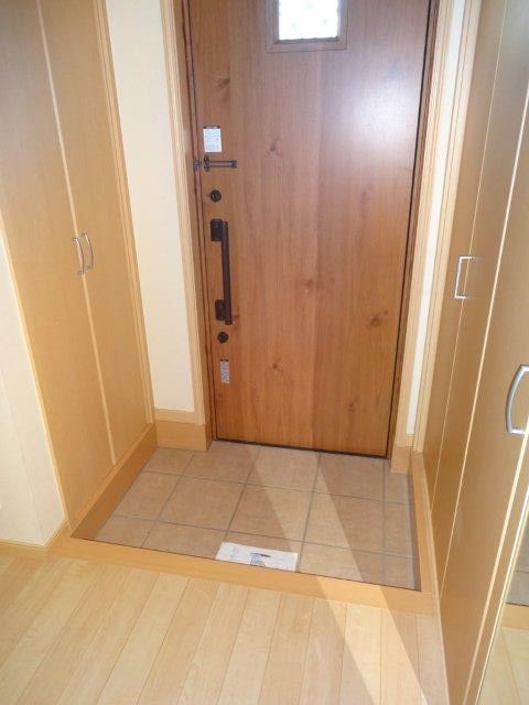 井の頭1-1貸家   玄関