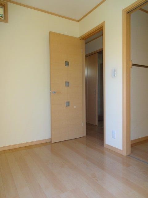 井の頭1-1貸家   ベッドルーム